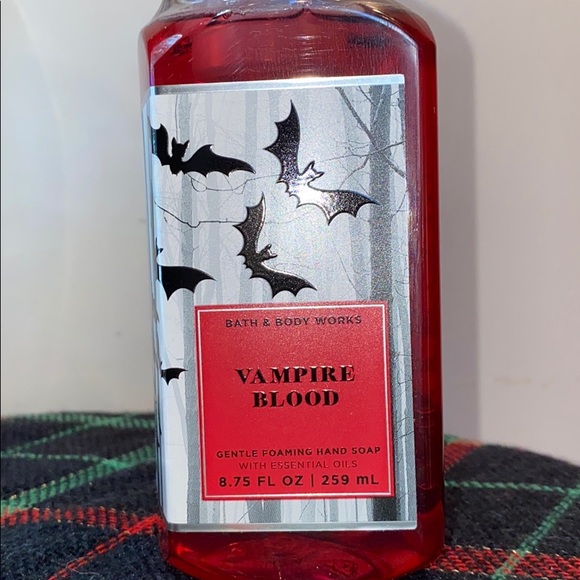 Vampire Blood Soap & 3 Wick Candle - Picture 4 of 9